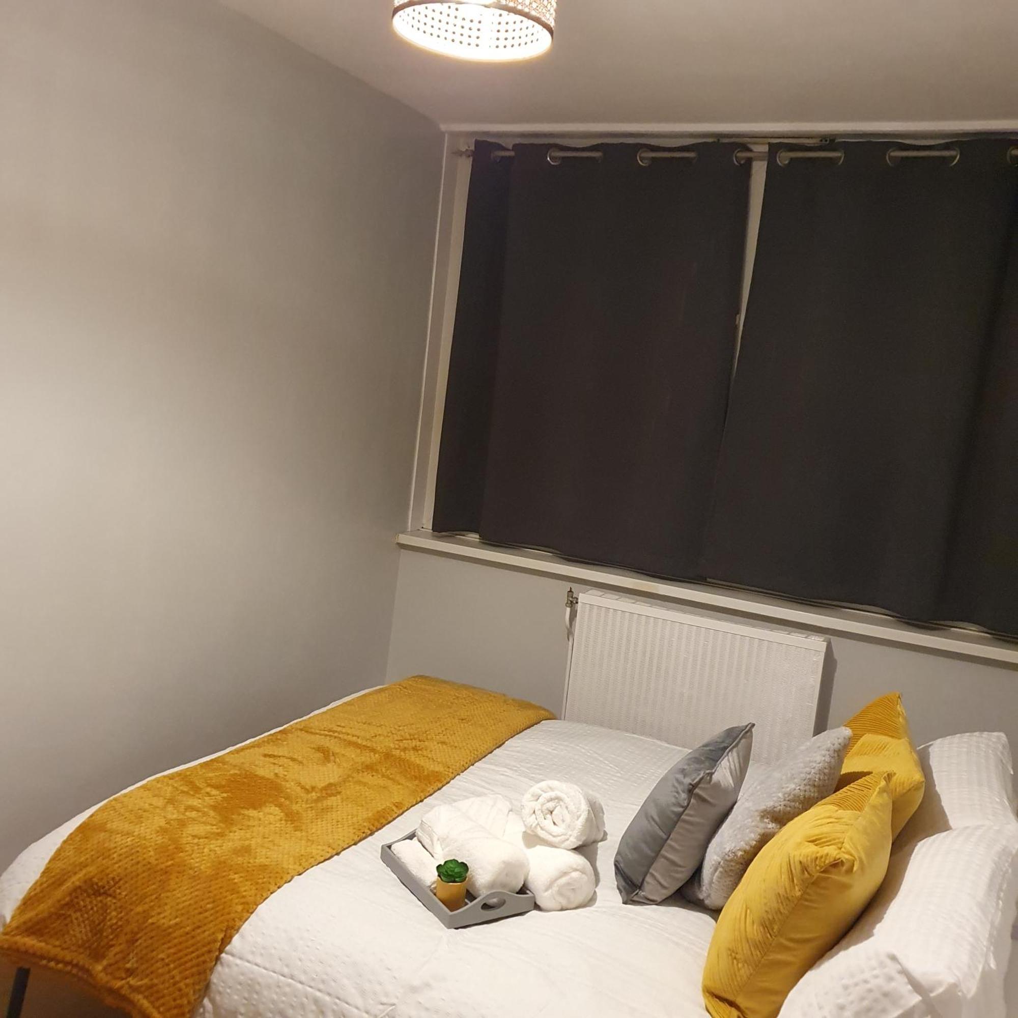 Отель Yolo House Лондон Экстерьер фото